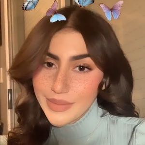 Meet your Posher, Alondra